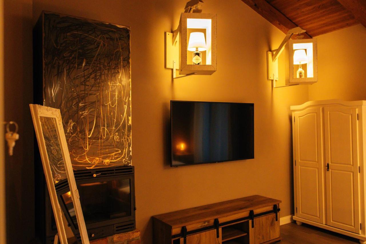 Agriturismo Agli Ulivi ซาลุซโซ ภายนอก รูปภาพ